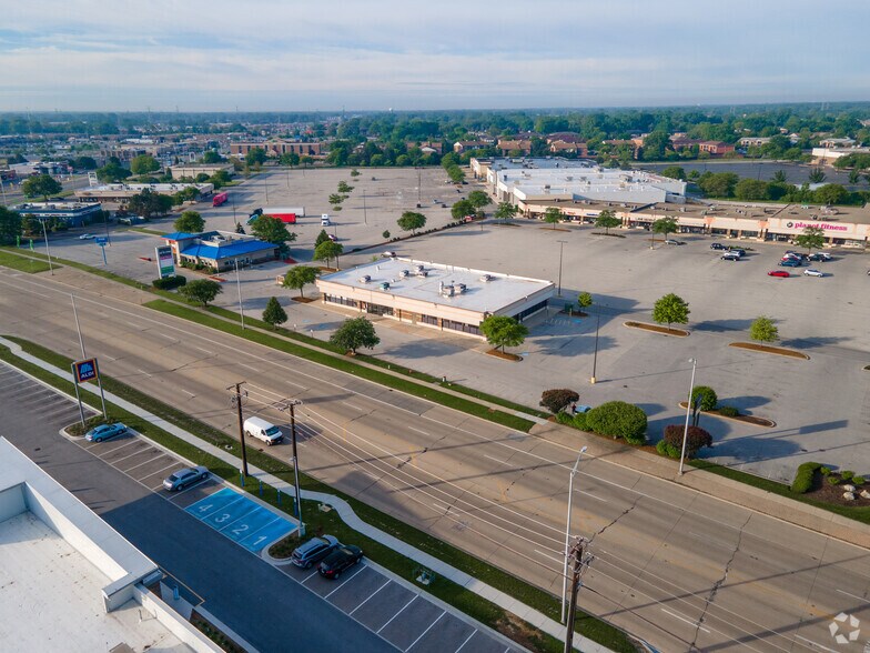 More Photos Of 13140 S Cicero Ave, Crestwood Unknown For Lease