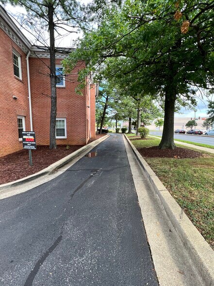 More Photos Of 1900 John Hanson Ln, Oxon Hill Bank For Sale