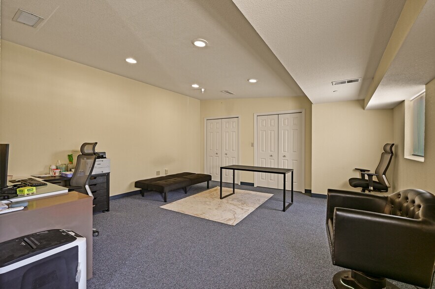 More Photos Of 21 Bisbee Ct, Santa Fe Warehouse For Sale