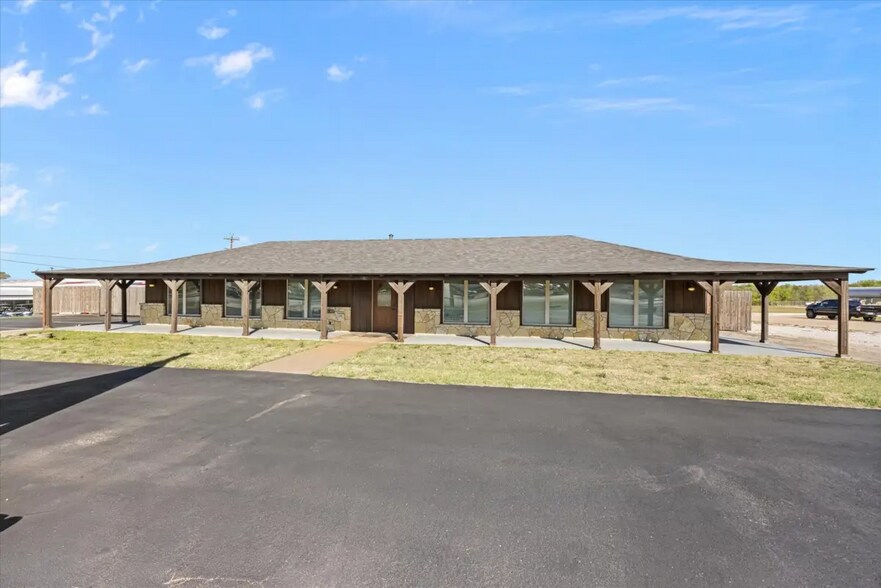 More Photos Of 4400 E Hwy 377, Granbury Office For Sale