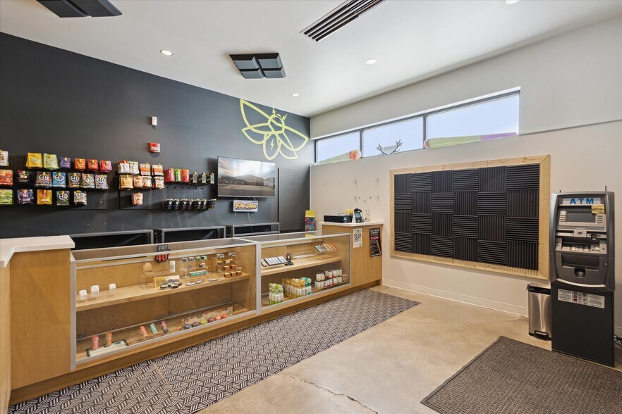 More Photos Of 919 Michigan St, Niles Warehouse For Sale