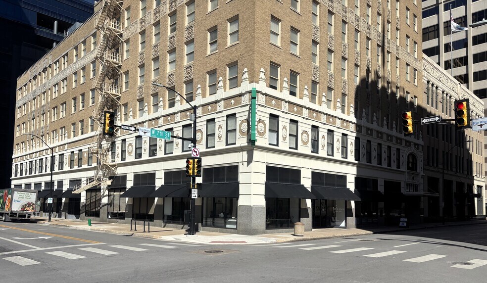 More Photos Of 410 W 7th St, Fort Worth Apartments For Lease