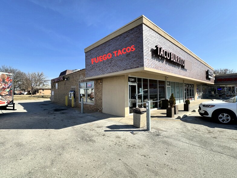 More Photos Of 12201-12217 S Pulaski Rd, Alsip Storefront For Lease