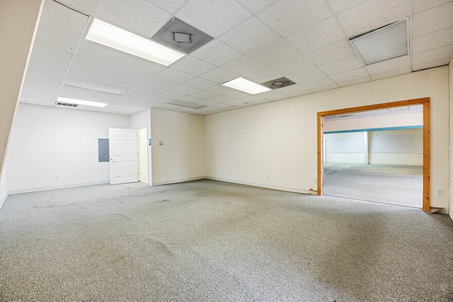 More Photos Of 7227 Beach Dr SW, Ocean Isle Beach Freestanding For Lease