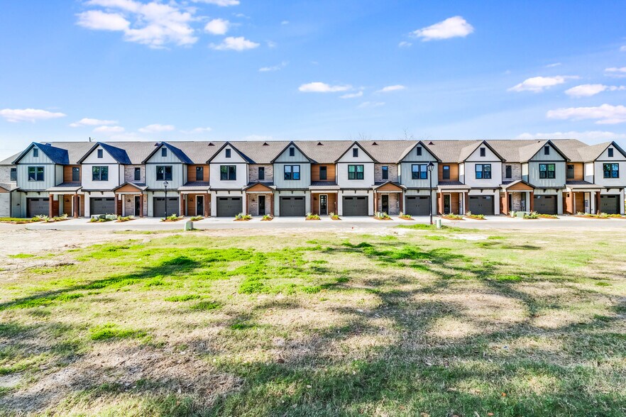 More Photos Of 102 Modera Place, Youngsville Apartments For Sale