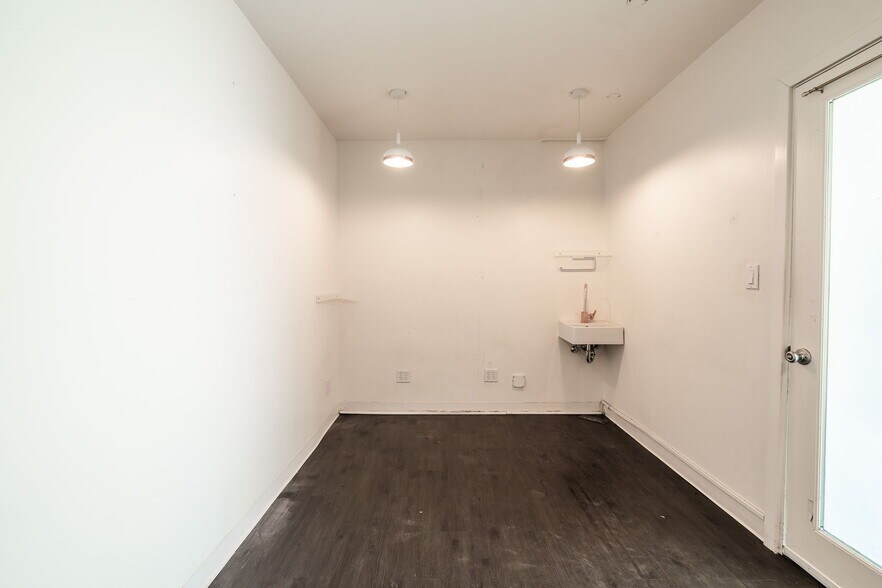 More Photos Of 723-727 N Fairfax Ave, Los Angeles General Retail For Lease