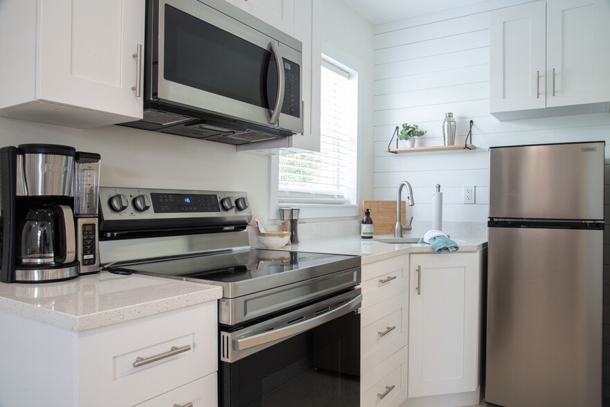 More Photos Of 8520 Manasota Key Rd, Englewood Hotel For Sale