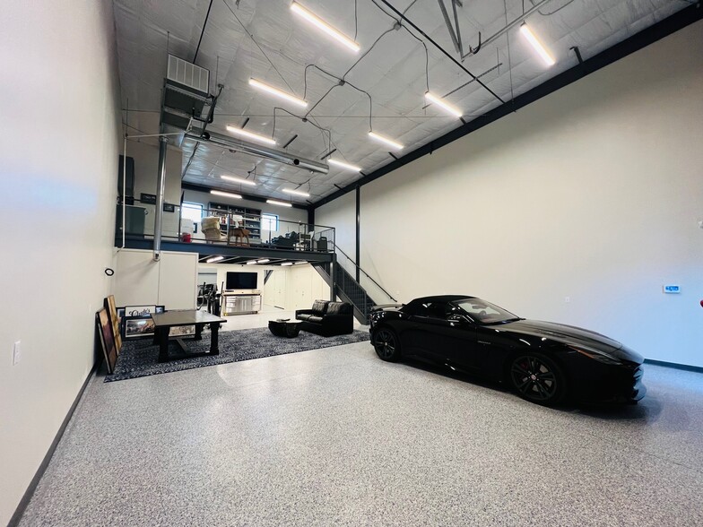 Primary Photo Of 805 NW 72nd St, Oklahoma City Self Storage For Sale