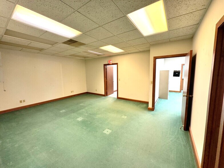 More Photos Of 4610 Femrite Dr, Madison Warehouse For Lease