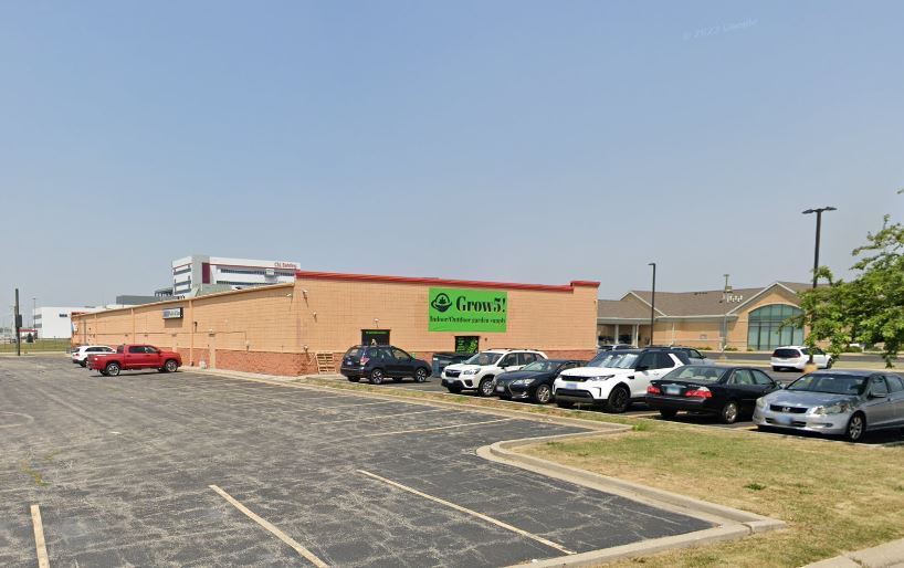 More Photos Of 990 N Kinzie Ave, Bradley Unknown For Lease