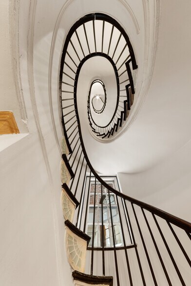 More Photos Of 52 E 69th St, New York Specialty For Sale