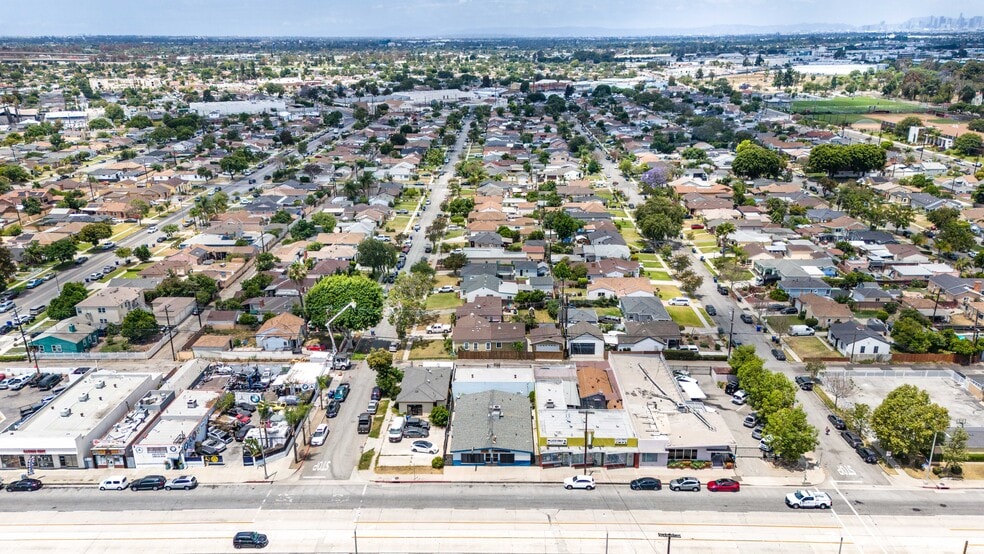 More Photos Of 13175 Paramount Blvd, South Gate Office For Sale