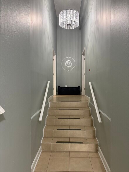 More Photos Of 3215-3217 S Macdill, Tampa Unknown For Lease