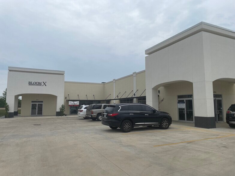 More Photos Of 484 Springridge Rd, Clinton General Retail For Lease