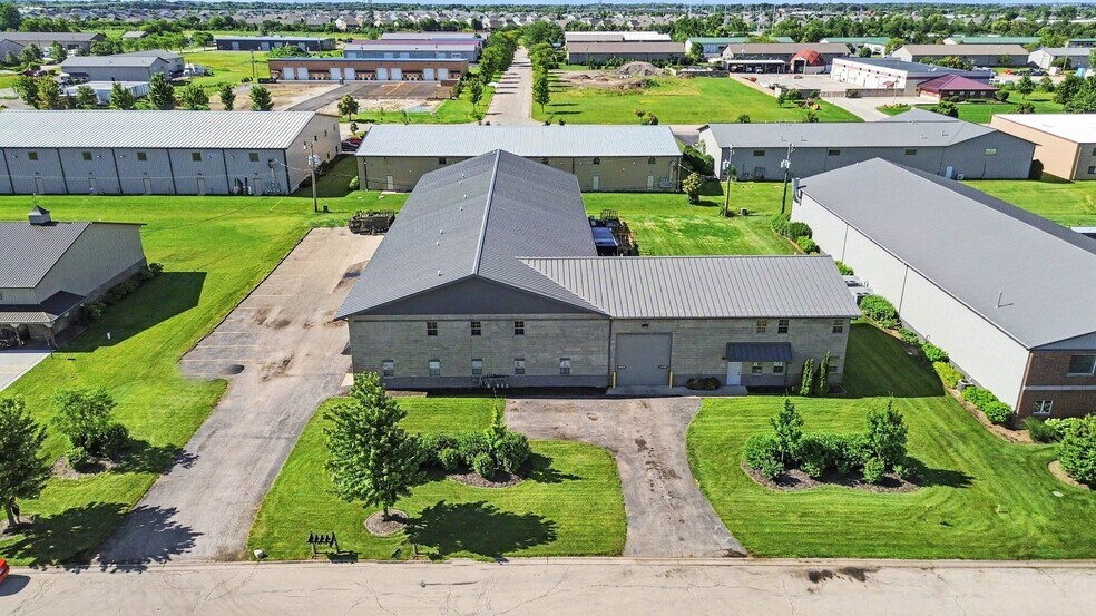 More Photos Of 12531 W Horseshoe Dr, New Lenox Warehouse For Sale