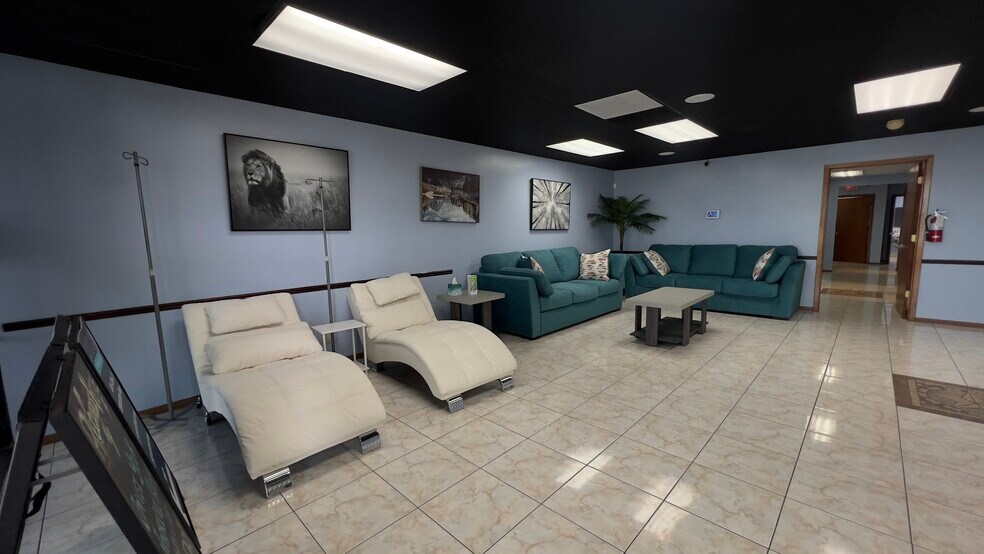 More Photos Of 8407 Bandera Rd, San Antonio Coworking Space