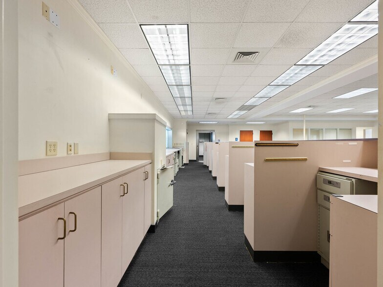 More Photos Of 79 S Main St, Inman General Retail For Sale