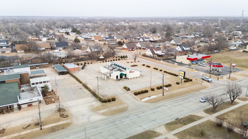 More Photos Of 3731 SE 15th St, Del City General Retail For Sale