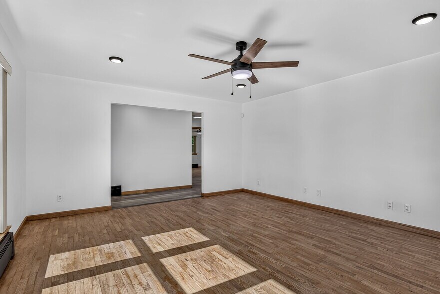 More Photos Of 535 Elm St, Hillsboro Office For Sale