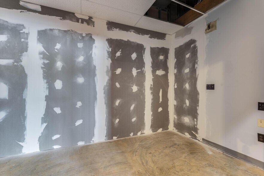 More Photos Of 66 Concord St, North Reading Light Distribution For Lease