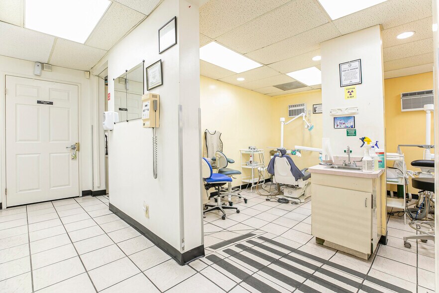 More Photos Of 1140 E Chevy Chase Dr, Glendale Office Residential For Sale