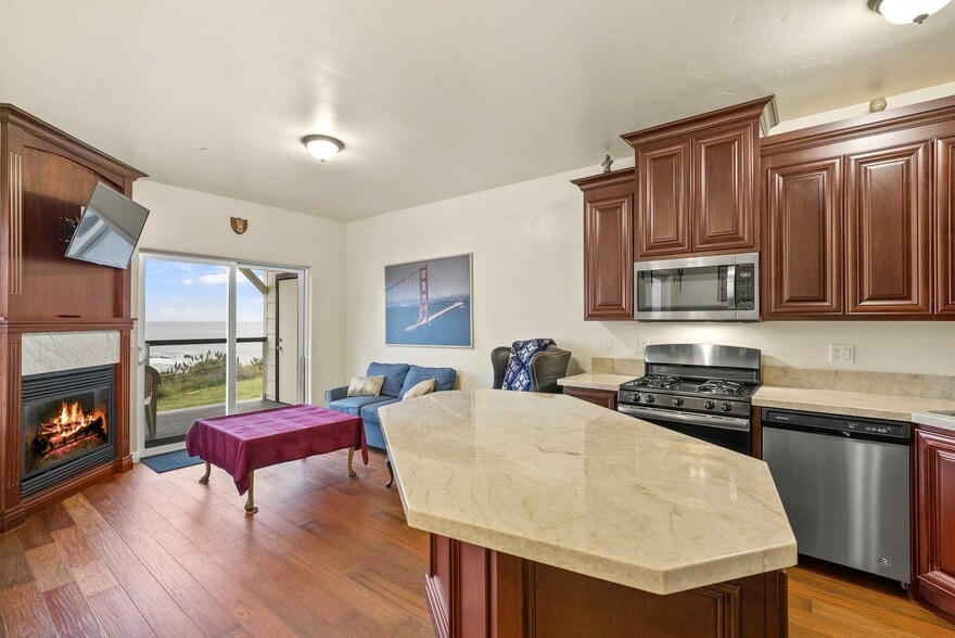 More Photos Of 266 Dolphin Dr, Whitethorn Hotel For Sale