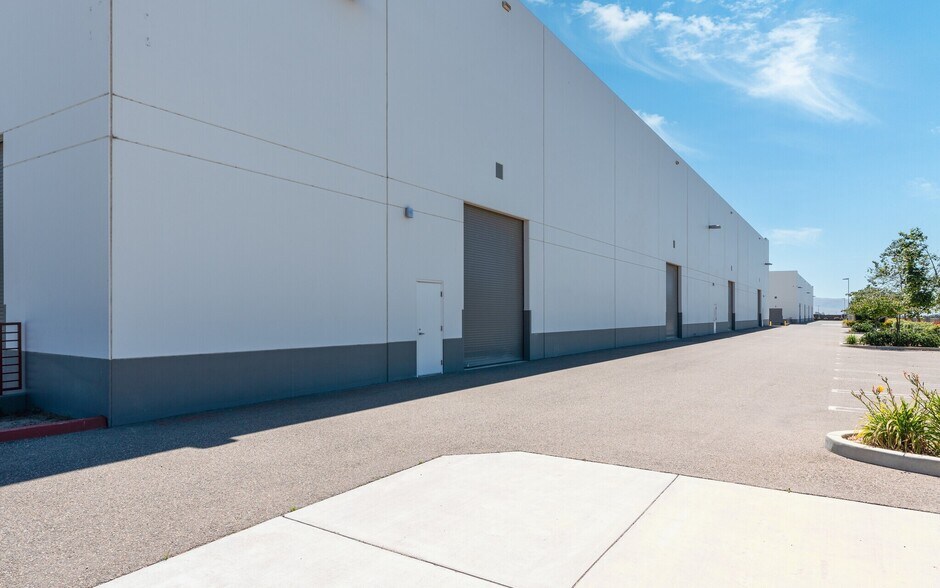 More Photos Of 1401 W Fairway Dr, Santa Maria Warehouse For Sale