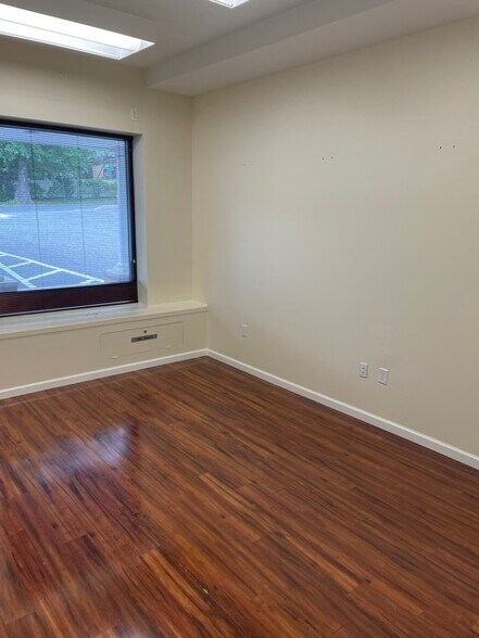 More Photos Of 885-889 Teaneck Rd, Teaneck Freestanding For Lease