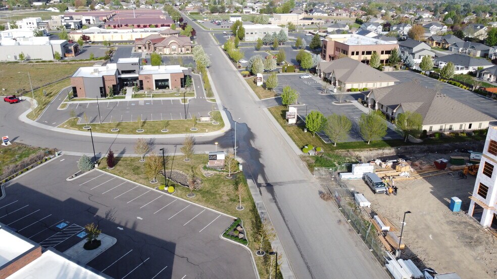 More Photos Of 4206 W 24th Ave, Kennewick Loft Creative Space For Sale