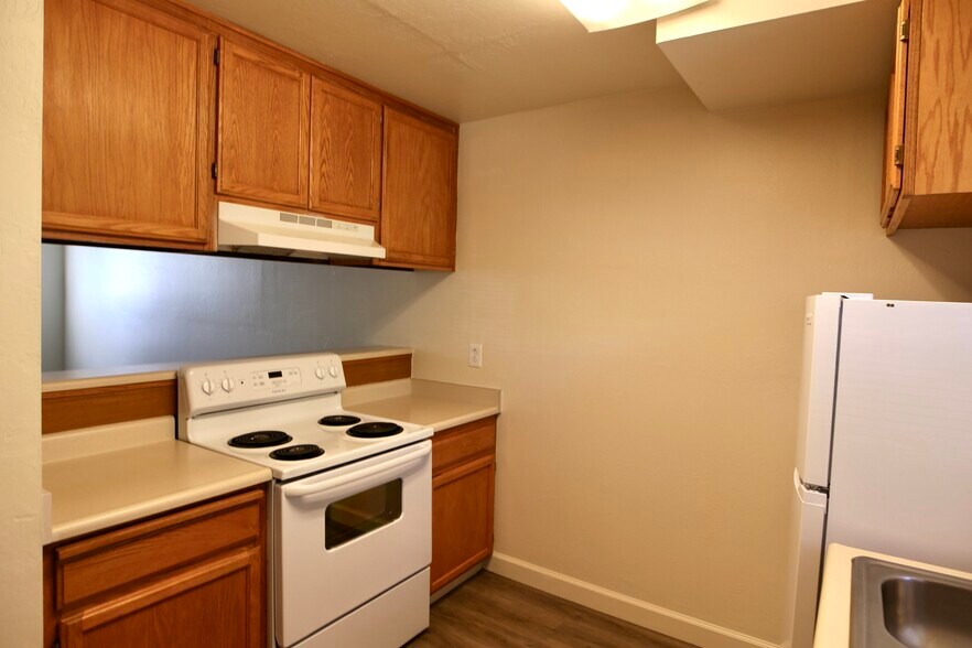 More Photos Of 400 Earle St, Santa Rosa Apartments For Sale