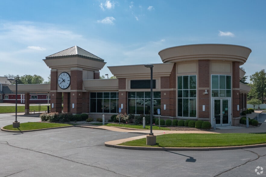 Primary Photo Of 5721 S Lindbergh Blvd, Saint Louis Bank For Lease