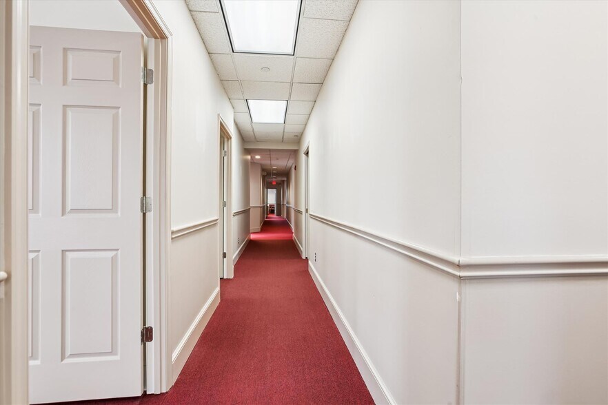 More Photos Of 1501 Duke St, Alexandria Office For Sale