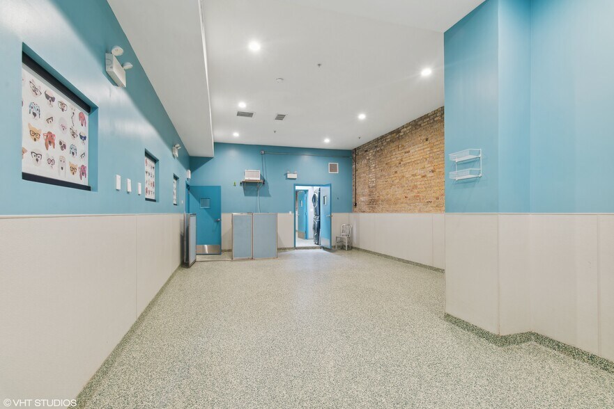 More Photos Of 3522 N Halsted St, Chicago Bar For Sale