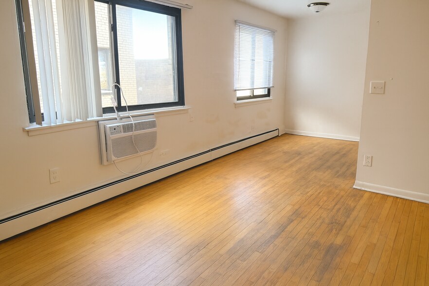More Photos Of 5833 N Kenmore Ave, Chicago Apartments For Sale
