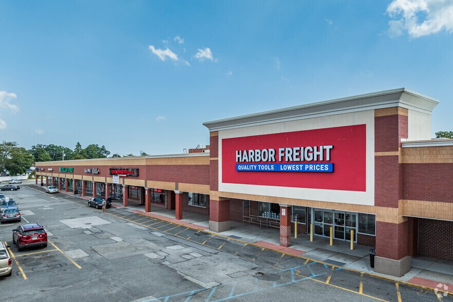 Primary Photo Of 20-74 Deer Park Ave, North Babylon Unknown For Lease