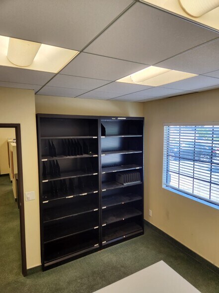 More Photos Of 348 E Olive Ave, Burbank Office For Lease