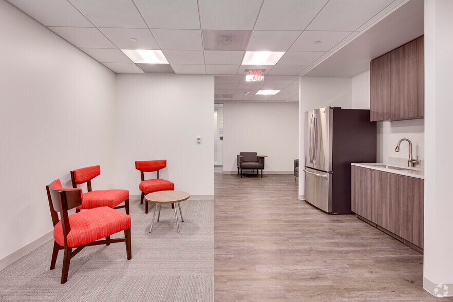 More Photos Of 8607 Westwood Center Dr, Vienna Office For Lease