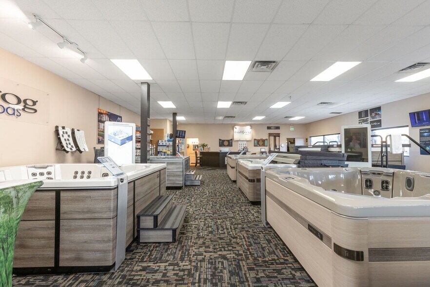 More Photos Of 5435 Boatworks Dr, Littleton Freestanding For Lease