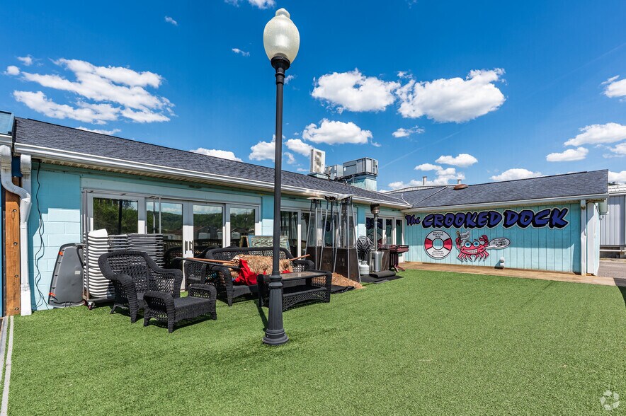 More Photos Of 30 12th St, Wellsburg Restaurant For Sale