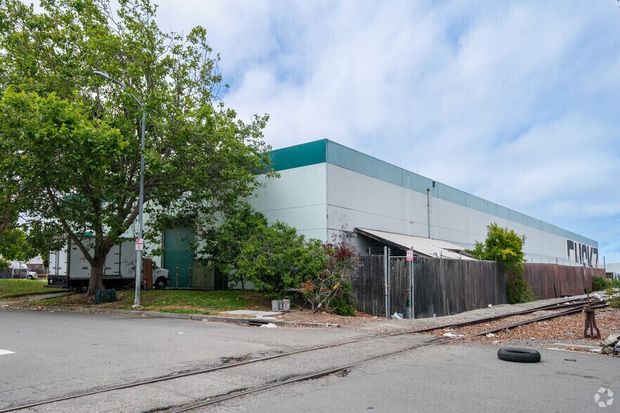 More Photos Of 20175-20187 Mack St, Hayward Warehouse For Lease