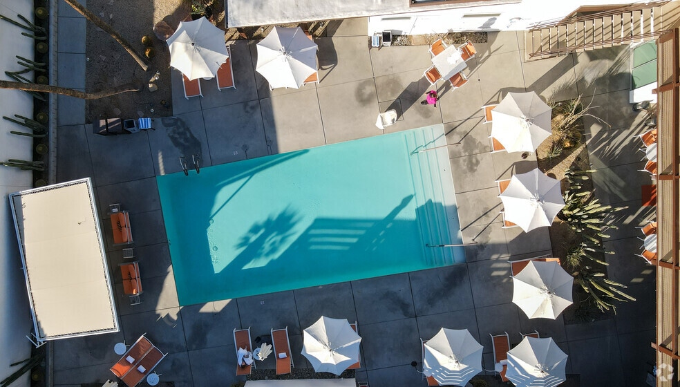 More Photos Of 225 W Baristo Rd, Palm Springs Hotel For Sale