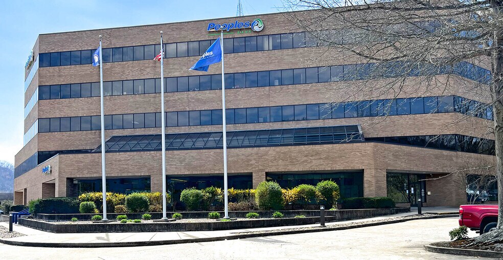 Primary Photo Of 311 N Arnold Ave, Prestonsburg Office For Sale