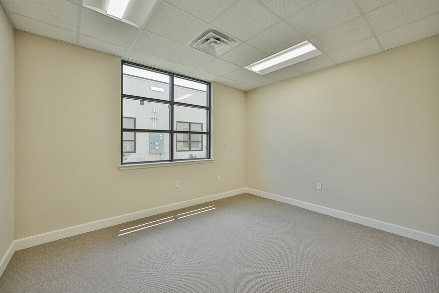 More Photos Of 8118 Fry Rd, Cypress Medical For Lease