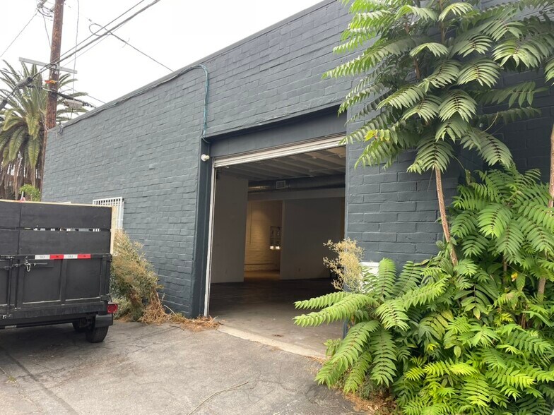 More Photos Of 2900 Denby Avenue Ave, Los Angeles Flex For Lease