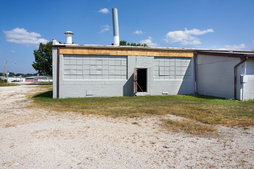 More Photos Of 714 S Franklin St, Cuba Industrial For Sale