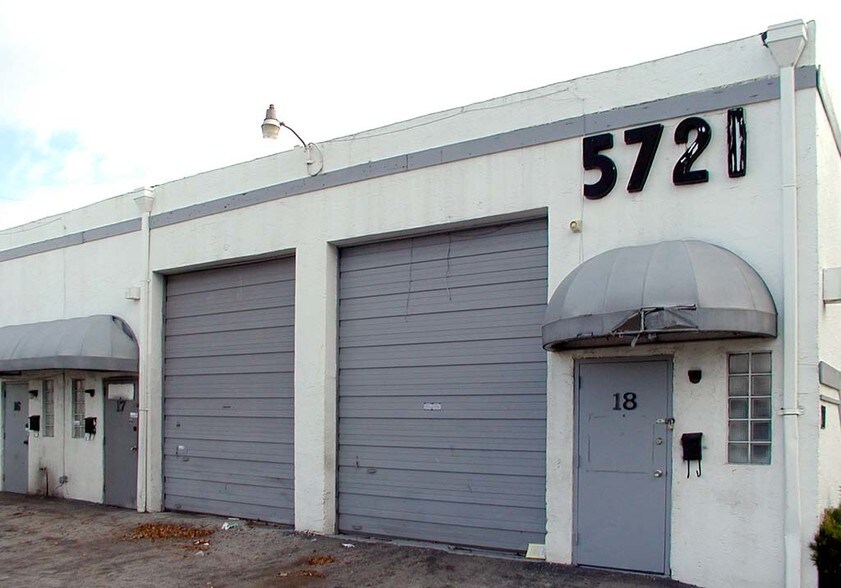 More Photos Of 5721 Funston St, Hollywood Warehouse For Lease