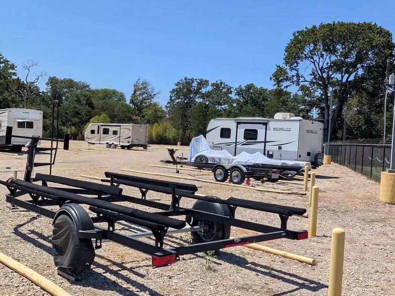More Photos Of 1204 N Tool Dr, Tool Trailer Camper Park For Sale