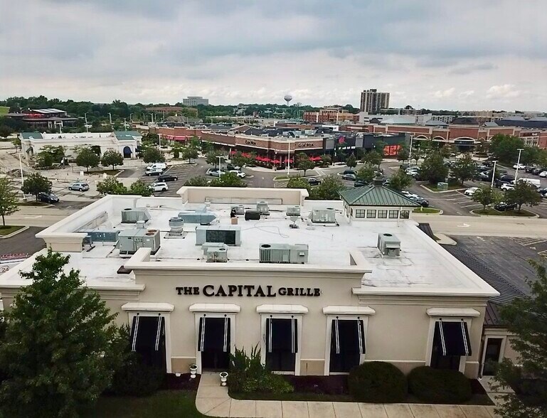 More Photos Of 87 Yorktown Shopping Ctr, Lombard Restaurant For Sale