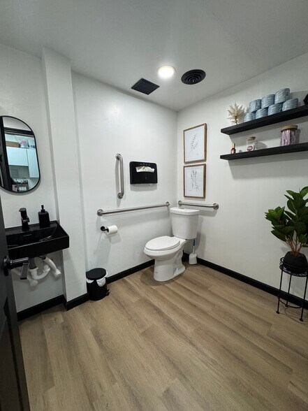 More Photos Of 4351 Murray Ave, Pittsburgh General Retail For Lease