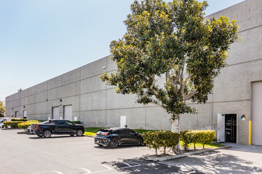 More Photos Of 4155-4165 E La Palma Ave, Anaheim Research And Development For Sale